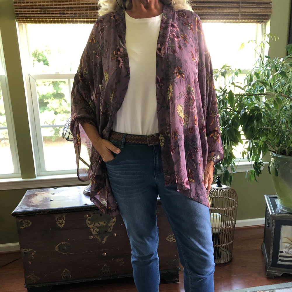 NWOT Kimono Purple Floral W/Bell Sleeves Sz OSFM